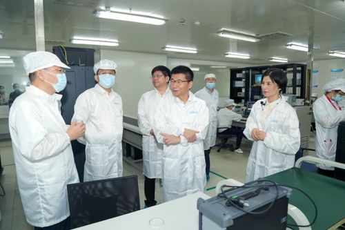 武漢網(wǎng)銳順利通過國家通信光器件產(chǎn)品質(zhì)檢中心籌建論證會